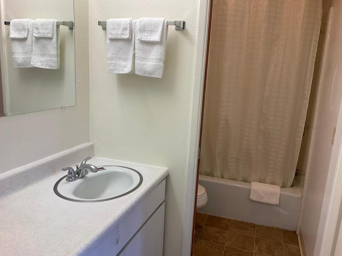 Front Street Inn Кресънт Сити Екстериор снимка