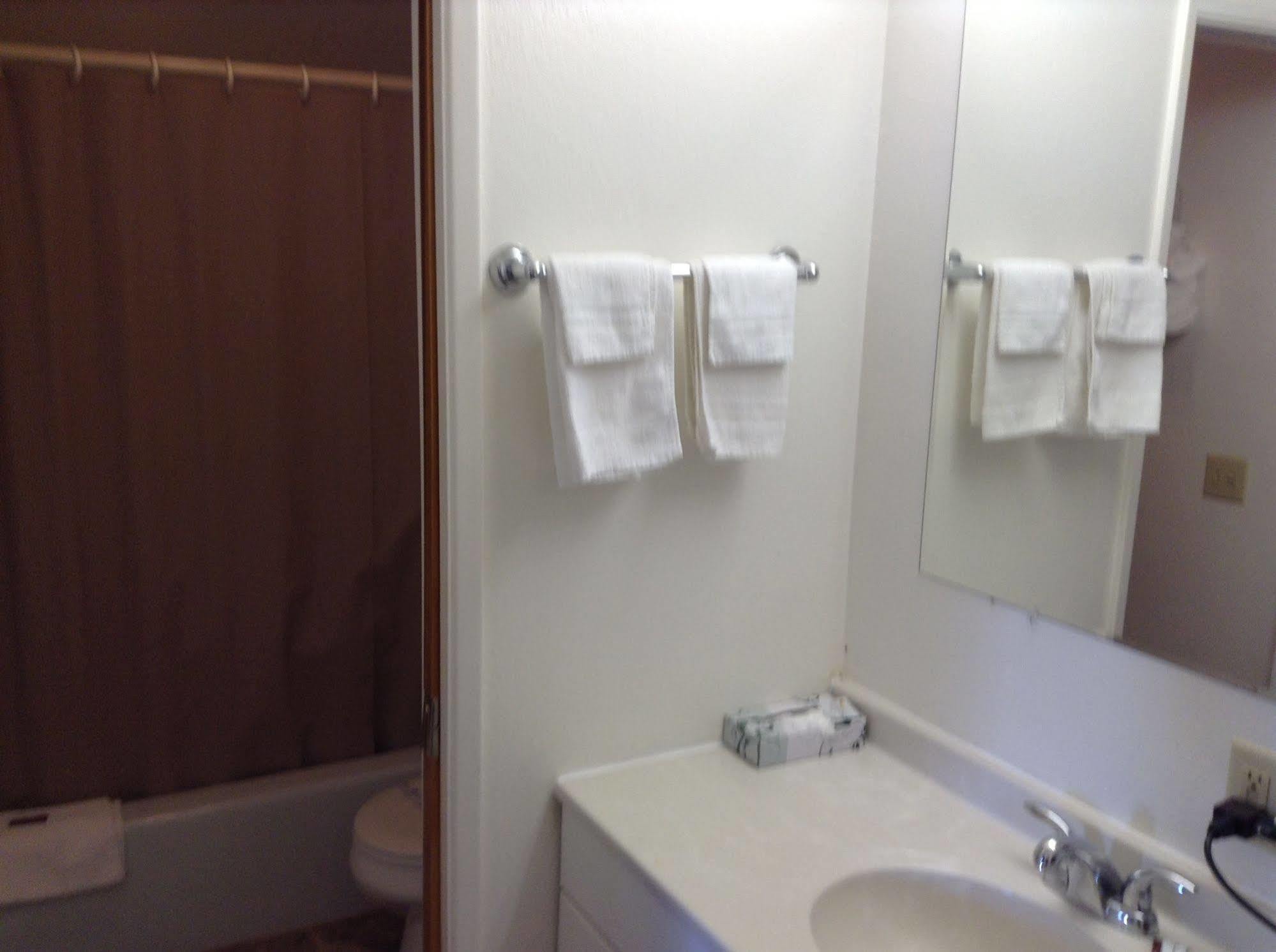Front Street Inn Кресънт Сити Екстериор снимка