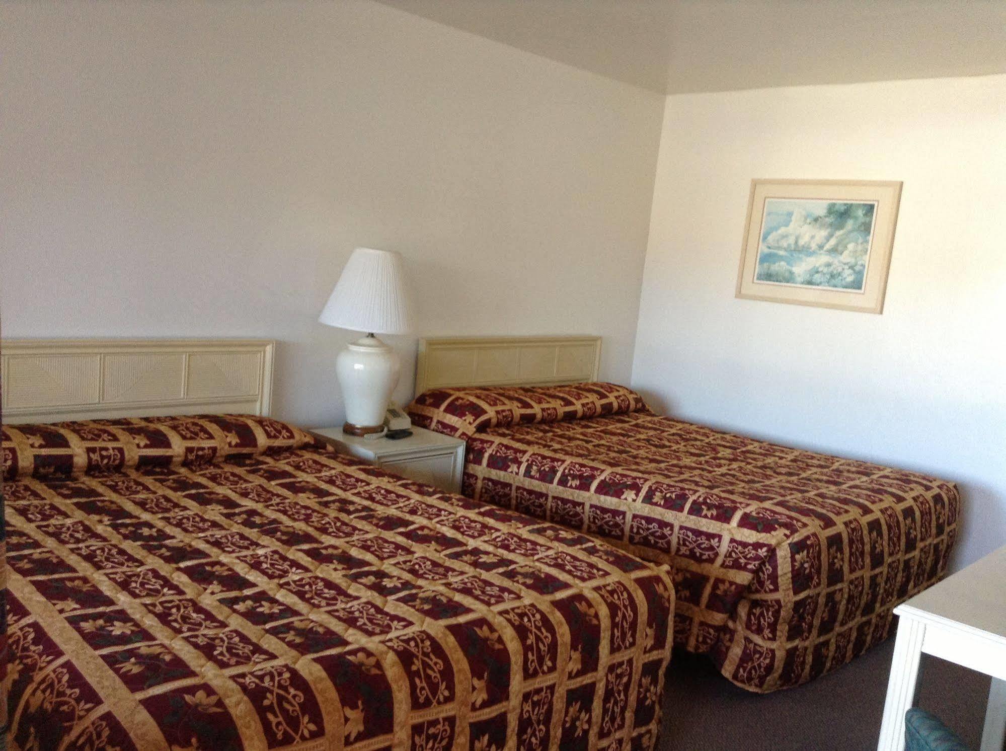 Front Street Inn Кресънт Сити Екстериор снимка